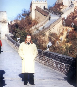 Prime Minister Carlson of Sweden visited the Great Wall on November 2, 1996.